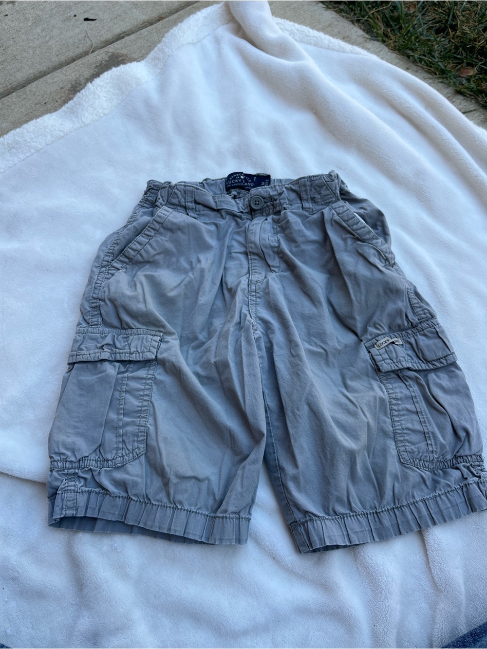 Men's Gray Cargo Shorts with Multiple Pockets